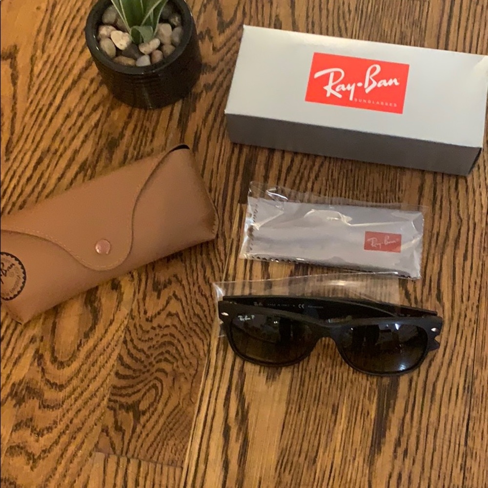 Ray-Ban New Wayfarer Style Polarized Sunglasses